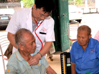 “关爱老人健康”乡村敬老院义诊活动