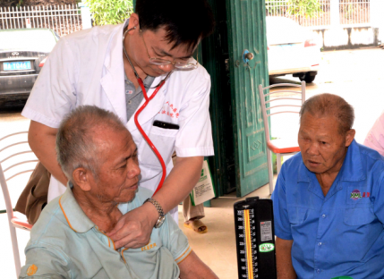 “关爱老人健康”乡村敬老院义诊活动