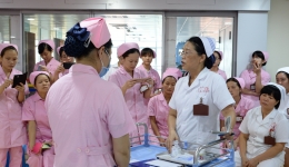 我院护理部组织开展2015年新入职护士岗前技能培训