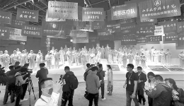 【广西日报】广西首批援鄂医疗队队员代表受邀武汉观展：“我很荣幸为国家和人民出过力”