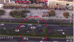 【央视新闻客户端】生死时速！南宁警媒合力救助危重病人，16分钟抵院