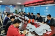 江滨健康礼包送到广西老年医学中心大楼建设一线