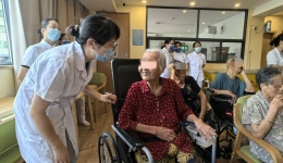 康复护理提质赋能 | 走进康养中心，带去江滨关爱