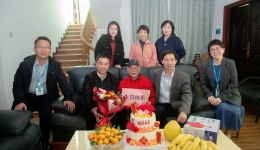 江滨寿星上线：我100岁啦！